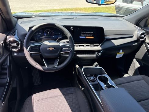 New 2026 Chevrolet Equinox LT w/ Safety and Technology Package FWD image 9