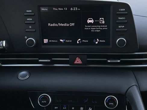 Used 2025 Hyundai Elantra Blue image 17