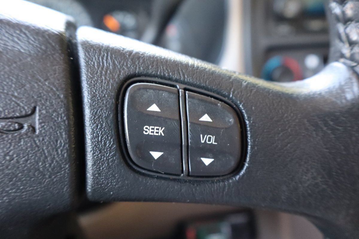 Used 2006 Chevrolet Silverado 2500 LT w/ Onstar Plus Package AWD/4WD image 31