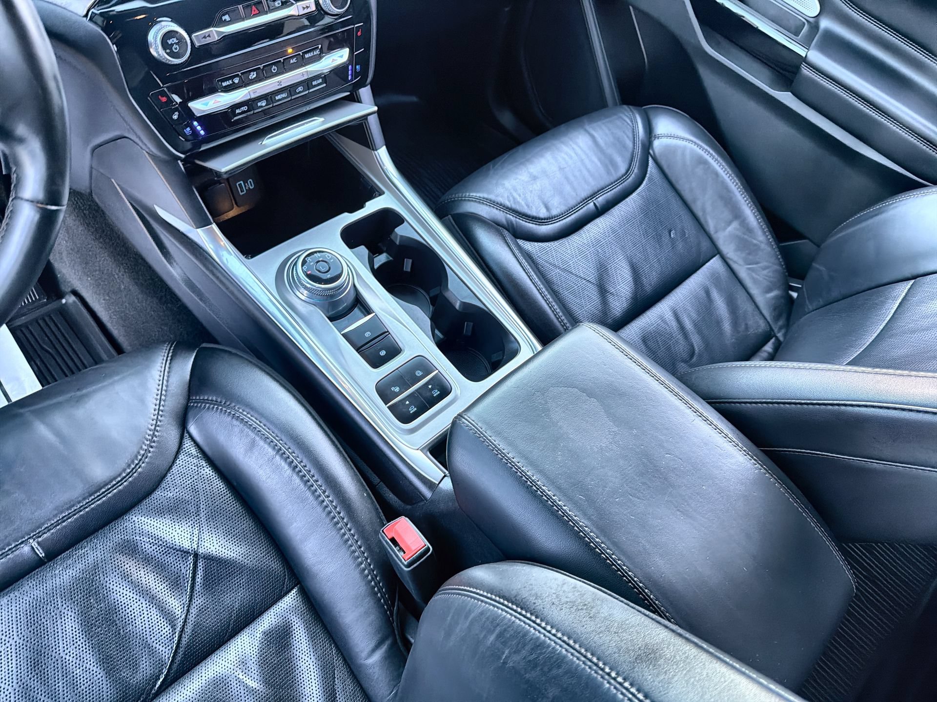 Certified 2023 Ford Explorer Platinum w/ Technology Package RWD image 21