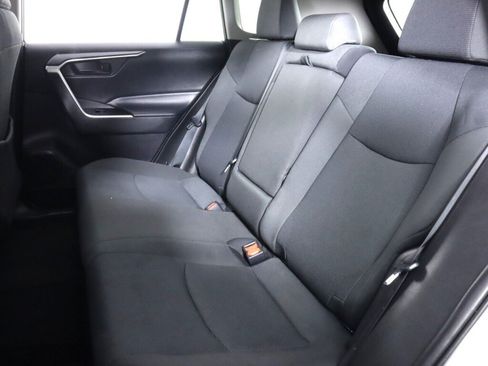 Used 2021 Toyota RAV4 LE AWD/4WD image 32