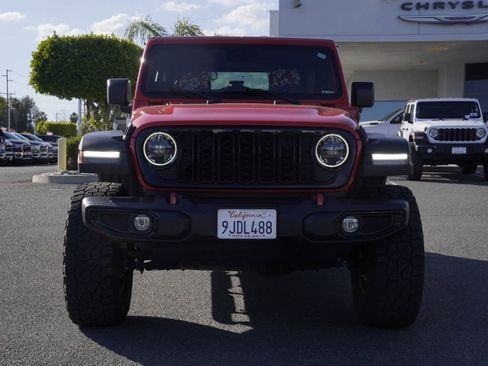 Used 2024 Jeep Wrangler Unlimited image 9