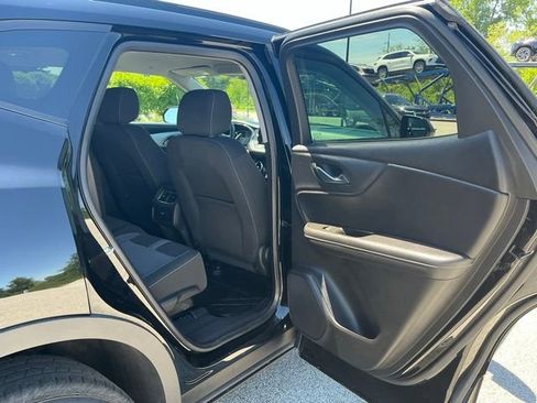 Used 2024 Chevrolet Blazer LT w/ Convenience Package FWD image 17