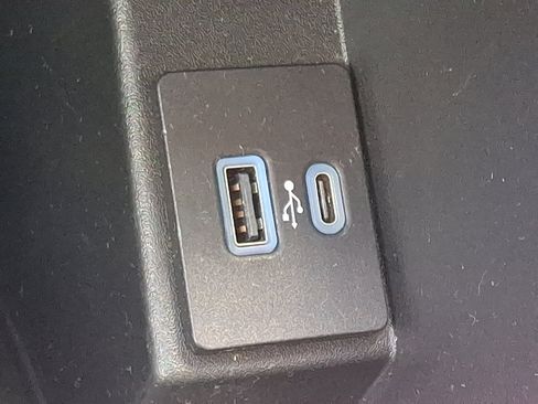 Certified 2022 Ford Edge SEL w/ Convenience Package image 25