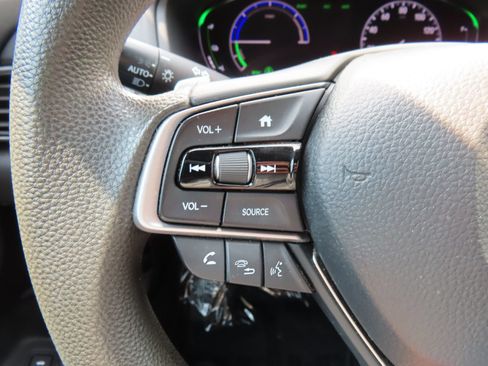 Used 2019 Honda Accord Hybrid image 18