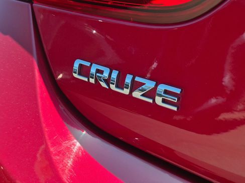 Used 2018 Chevrolet Cruze LT FWD image 28