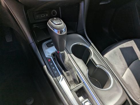 Used 2019 Chevrolet Equinox Premier FWD image 29
