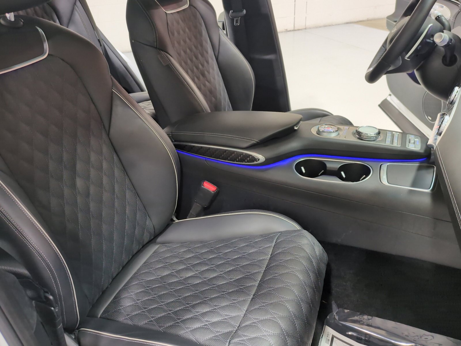 Certified 2025 Genesis GV70 3.5T Sport w/ Sport Prestige Package AWD/4WD image 10