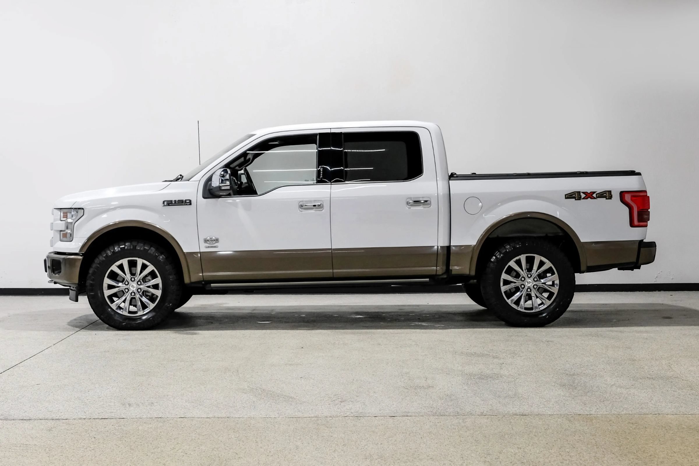 Used 2017 Ford F150 King Ranch w/ Equipment Group 601A Luxury AWD/4WD image 9