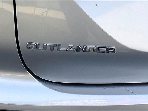 Used 2022 Mitsubishi Outlander SEL Black Edition image 8