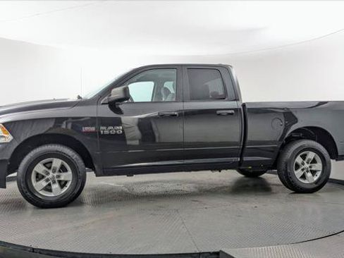 Used 2017 RAM 1500 Express AWD/4WD image 3