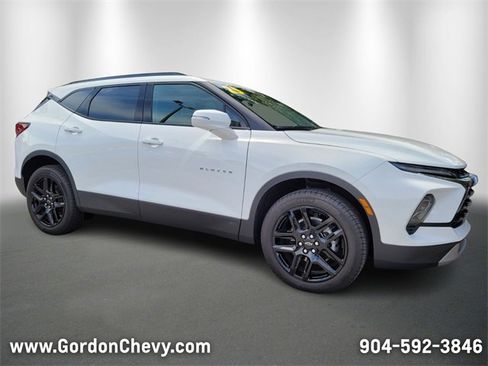 Used 2025 Chevrolet Blazer LT image 8