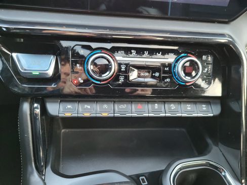 Used 2022 GMC Sierra 1500 AT4X image 39