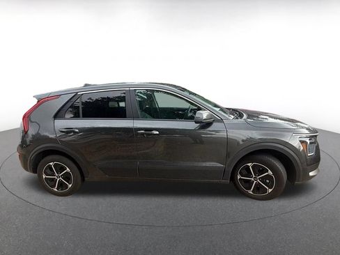 Used 2026 Kia Niro LX FWD image 5