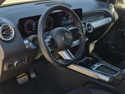 Certified 2025 Mercedes-Benz GLB 250 image 13