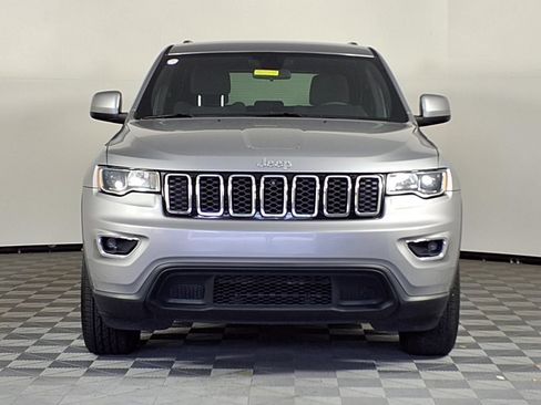 Used 2018 Jeep Grand Cherokee Laredo RWD image 2