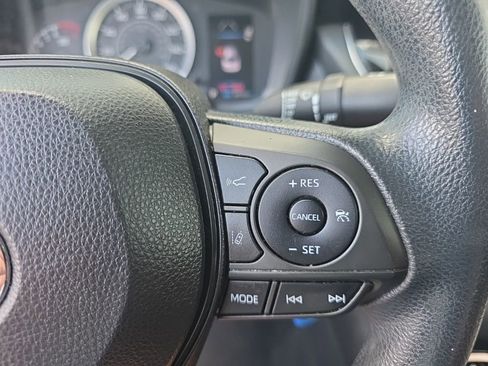 Used 2021 Toyota Corolla LE FWD image 15