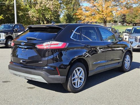 Used 2022 Ford Edge SEL w/ Convenience Package image 5