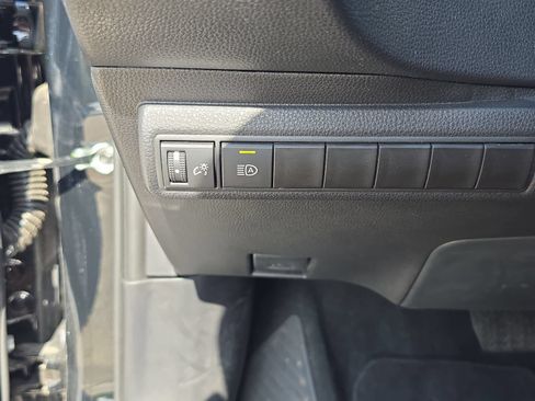 Used 2025 Toyota Corolla LE FWD image 22