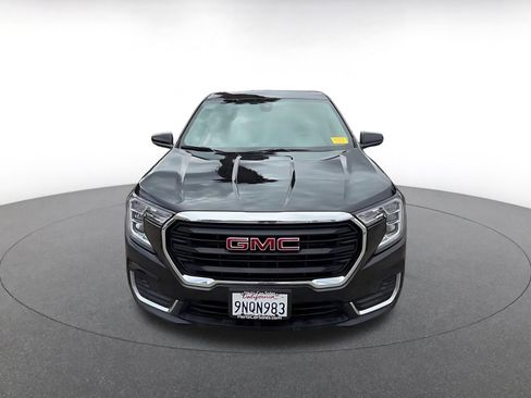 Used 2024 GMC Terrain SLE FWD image 4