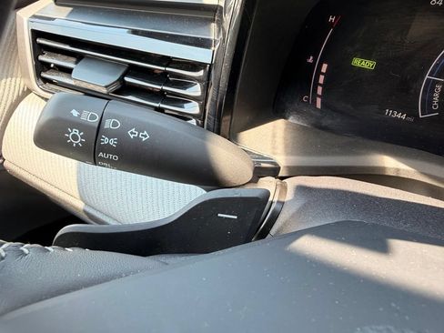 Used 2025 Toyota Camry SE AWD/4WD image 19