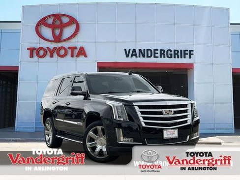 Used 2018 Cadillac Escalade Luxury AWD/4WD image 1
