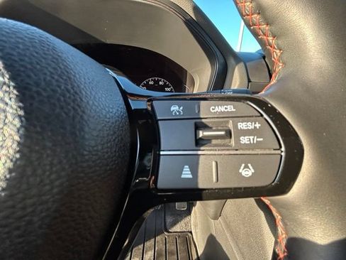 Used 2025 Honda Pilot TrailSport image 13