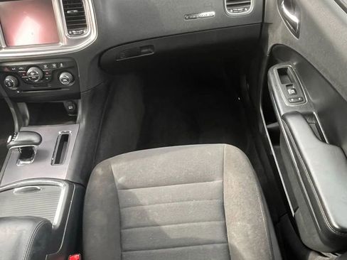 Used 2013 Dodge Charger SXT image 27
