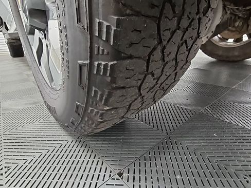 Used 2024 Chevrolet Silverado 2500 Custom w/ Custom Value Package image 36