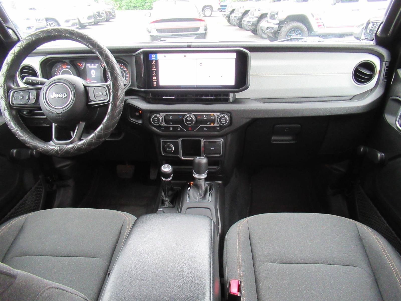 Used 2024 Jeep Wrangler Unlimited Sport AWD/4WD image 12