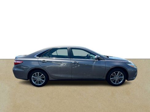 Used 2016 Toyota Camry SE FWD image 2