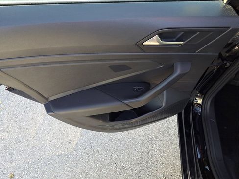 Used 2021 Volkswagen Jetta S w/ Driver Assistance Package image 11