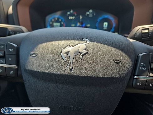 Certified 2025 Ford Bronco Sport Outer Banks w/ Outer Banks Tech Package+ AWD/4WD image 32