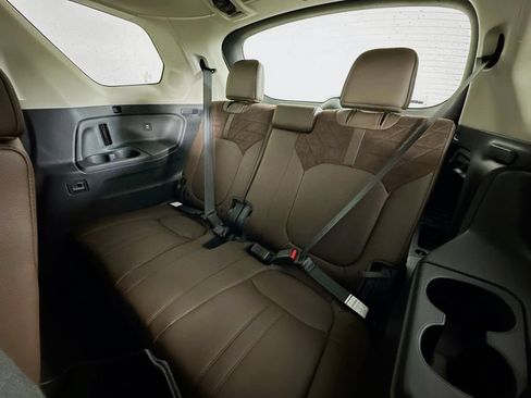 Used 2026 Honda Pilot Elite image 4