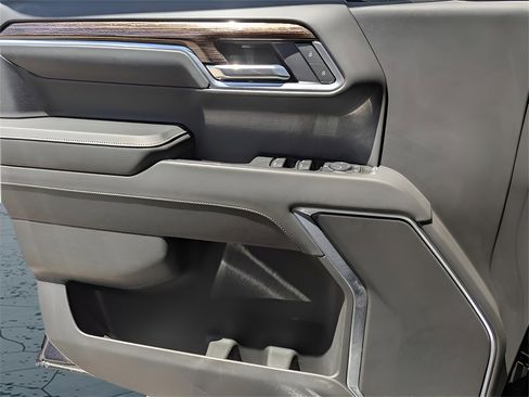 New 2025 GMC Sierra 1500 Elevation image 29