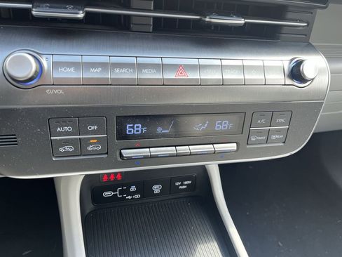 Used 2025 Hyundai Kona SEL AWD/4WD image 11