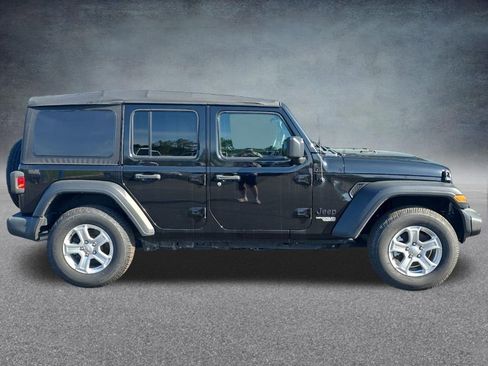 Used 2021 Jeep Wrangler Unlimited Sport AWD/4WD image 9