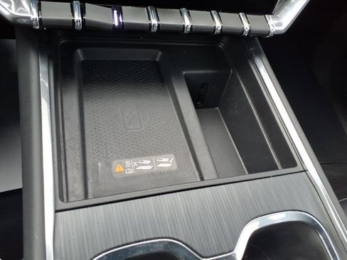 Used 2024 GMC Acadia Elevation image 22