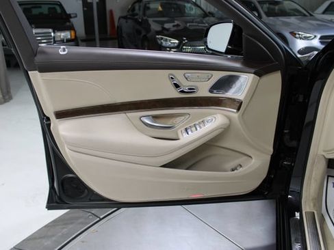 Used 2015 Mercedes-Benz S 550 Sedan image 26