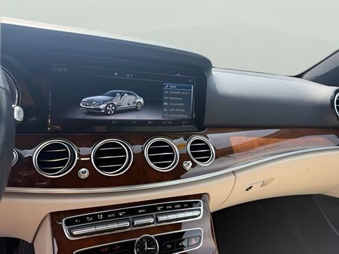 Used 2019 Mercedes-Benz E 300 4MATIC image 16