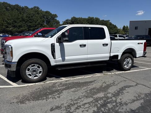 Used 2025 Ford F250 XLT AWD/4WD image 9