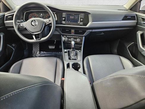 Used 2020 Volkswagen Jetta SE w/ SE Cold Weather Package image 16