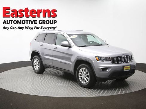 Used 2021 Jeep Grand Cherokee Laredo AWD/4WD image 47
