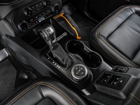 Used 2024 Ford Bronco Badlands image 33