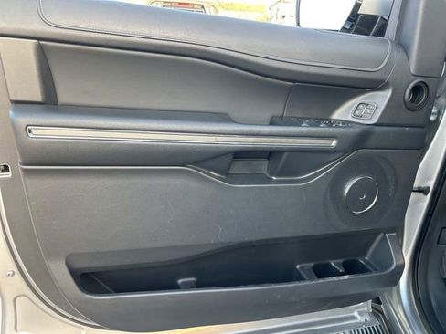 Used 2024 Ford Expedition Max XLT image 11