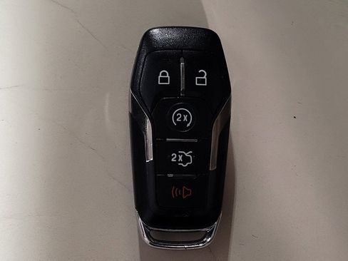 Used 2015 Lincoln MKC FWD w/ Equipment Group 101A Select image 32