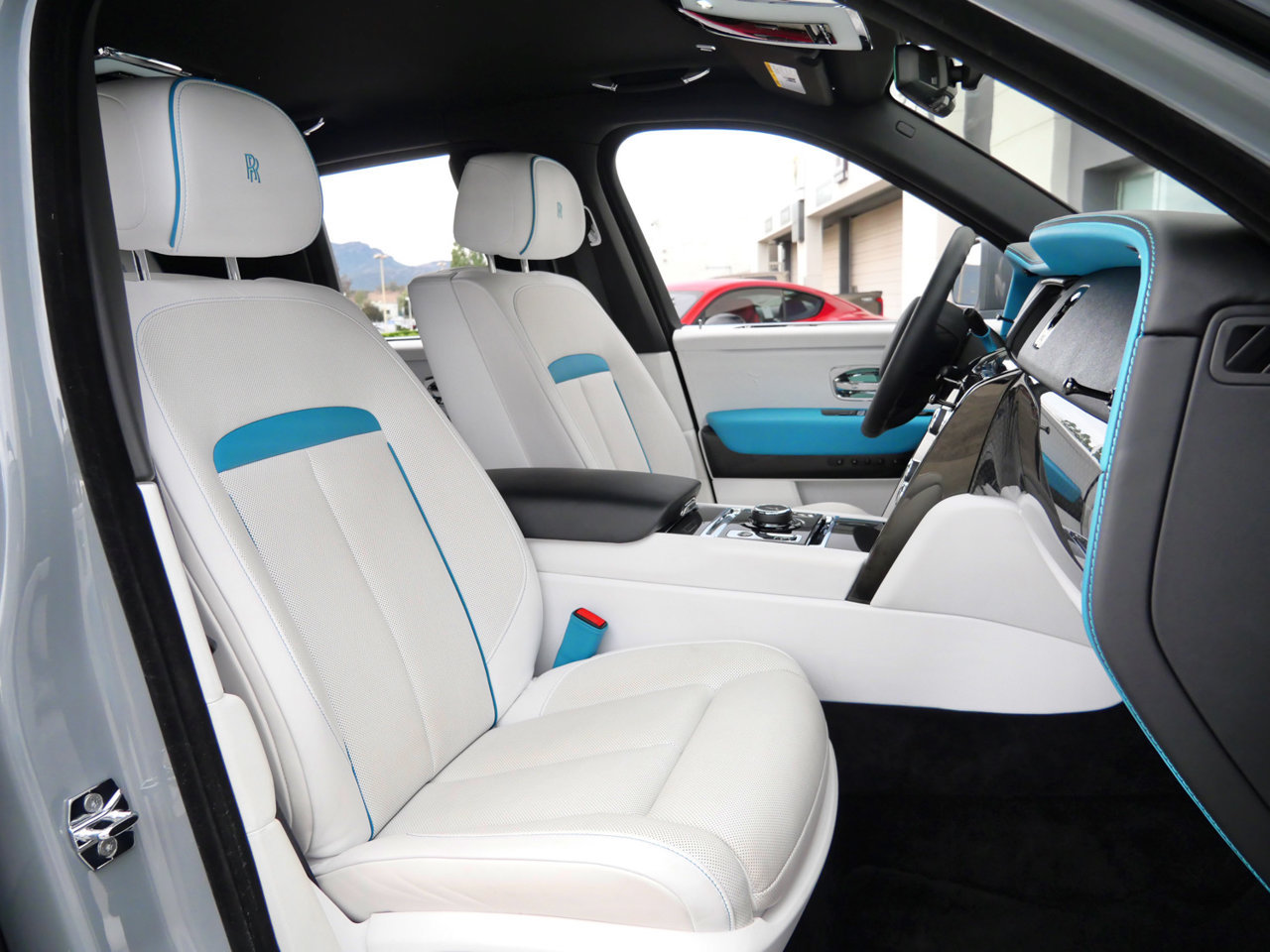 Used 2024 Rolls-Royce Cullinan Black Badge w/ Leather Finishing Pack AWD/4WD image 37