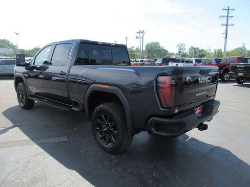 Certified 2024 GMC Sierra 2500 AT4 w/ AT4 Preferred Package AWD/4WD image 9
