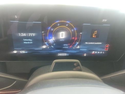 Used 2024 Chevrolet Traverse RS image 2