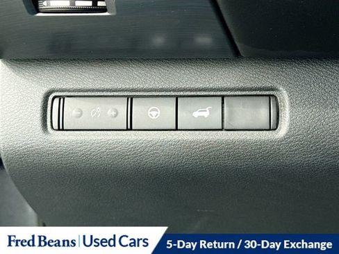 Used 2023 Nissan Pathfinder SL AWD/4WD image 11